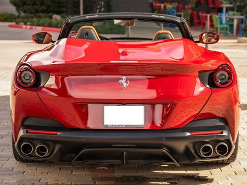 Used 2019 Ferrari Portofino image 7