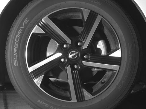 Used 2025 Nissan Sentra SV FWD image 16