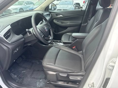 Used 2024 Buick Encore GX Sport Touring FWD image 3