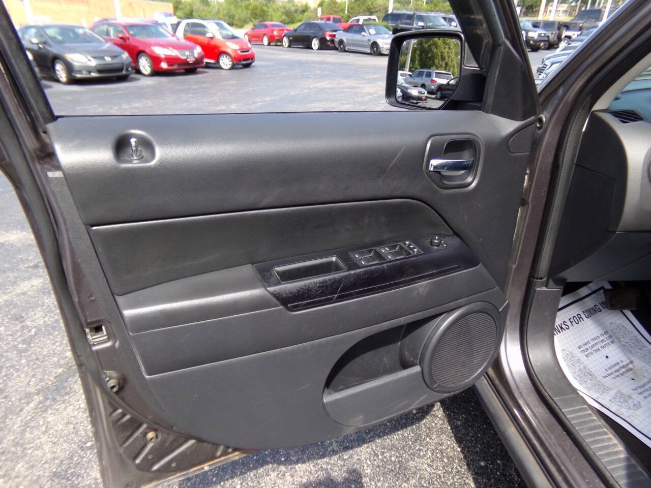 Used 2016 Jeep Patriot High Altitude AWD/4WD image 11