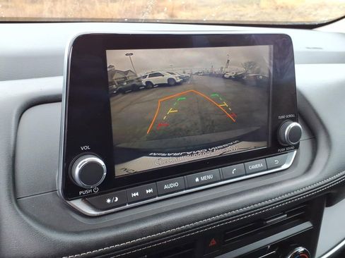 Used 2024 Nissan Rogue S image 19