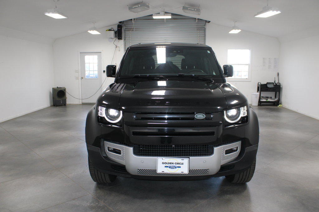 Used 2025 Land Rover Defender 110 S AWD/4WD image 3