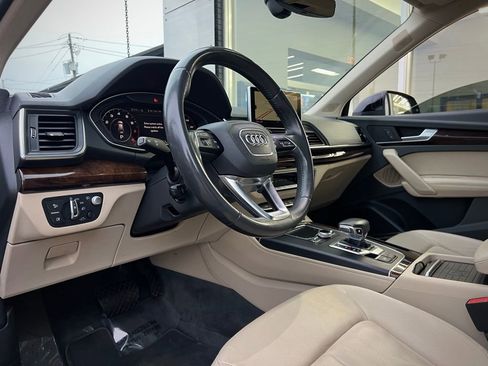 Used 2019 Audi Q5 Prestige w/ Prestige Package image 35