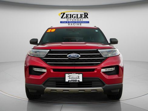 Used 2020 Ford Explorer XLT w/ Equipment Group 202A AWD/4WD image 2