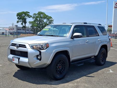 Used 2024 Toyota 4Runner SR5 Premium w/ Moonroof Package AWD/4WD image 3