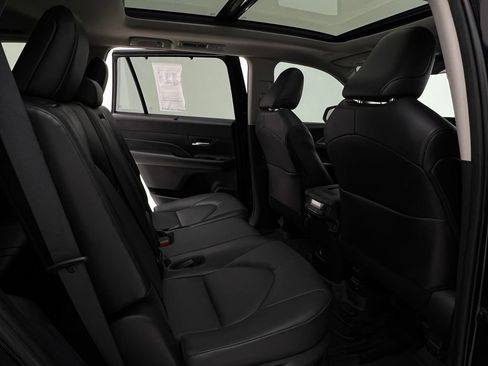 Used 2024 Toyota Grand Highlander AWD image 24
