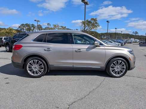 Used 2018 Lincoln MKX Reserve w/ Driver Assistance Package image 3