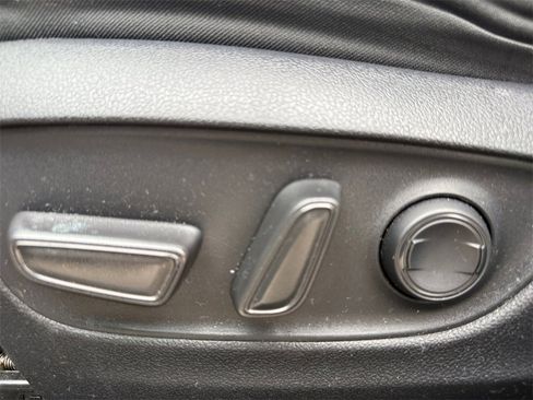 Used 2022 Toyota RAV4 XLE w/ Convenience Package image 13