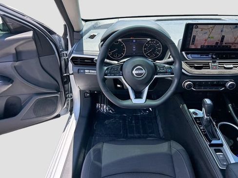 Certified 2024 Nissan Altima 2.5 SV w/ SV Premium Package FWD image 20