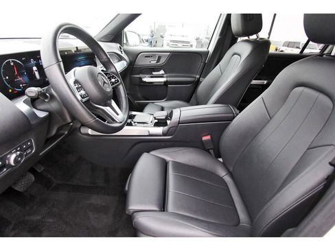 Used 2023 Mercedes-Benz GLB 250 4MATIC image 6