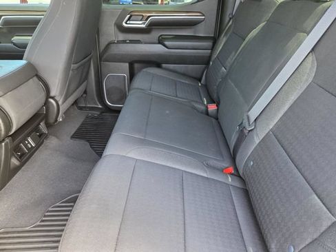 Used 2022 Chevrolet Silverado 1500 LT AWD/4WD image 30
