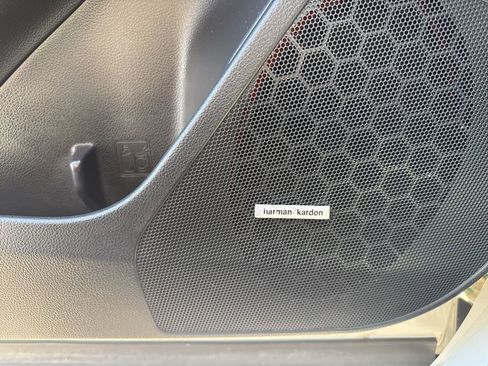 Used 2017 Subaru Forester 2.0XT Touring image 18