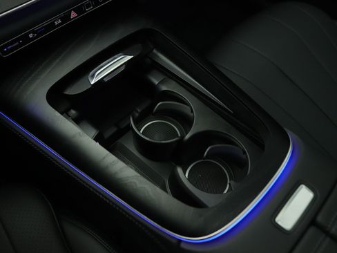New 2026 Mercedes-Benz E 350 4MATIC Sedan image 6