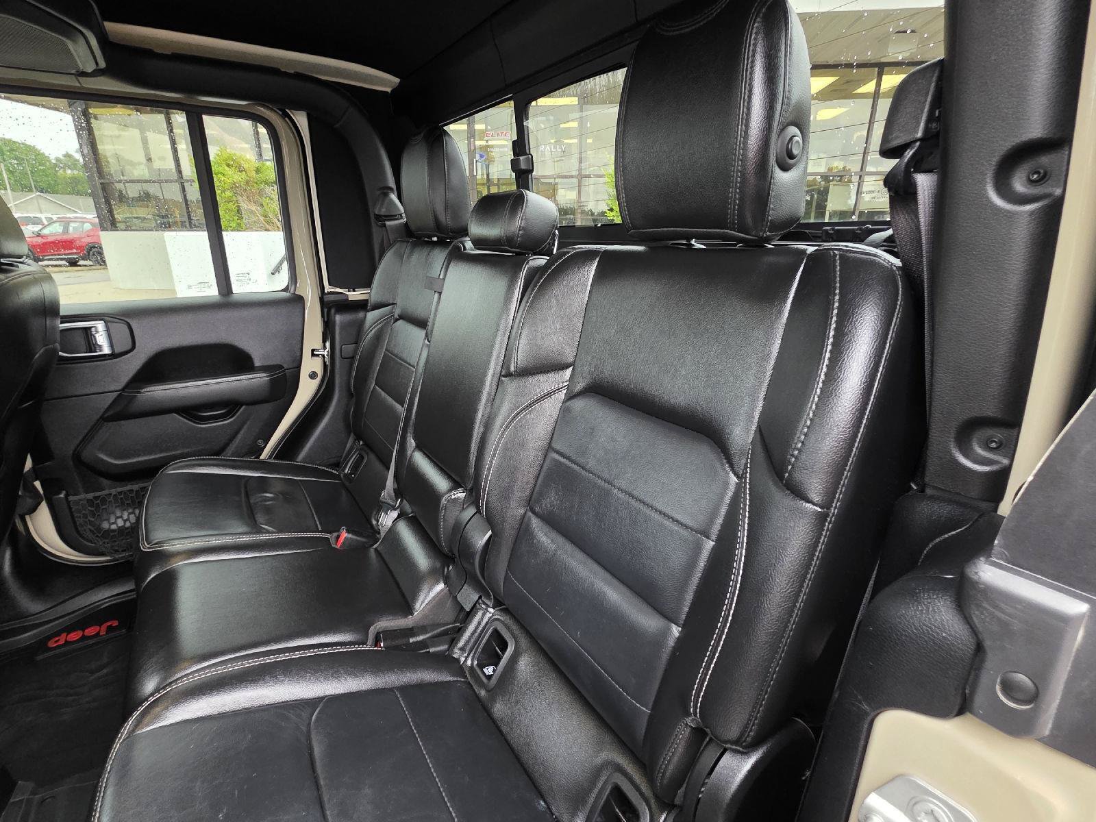 Used 2020 Jeep Gladiator Overland w/ Popular Equipment Package AWD/4WD image 33