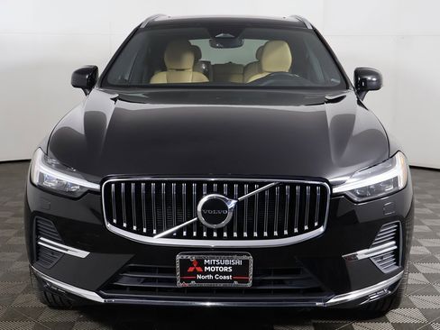 Used 2022 Volvo XC60 B6 Inscription w/ Climate Package image 14