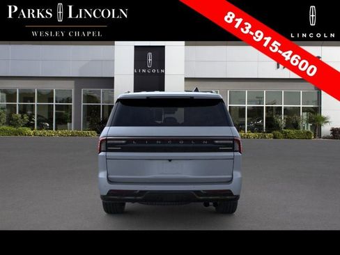 New 2026 Lincoln Navigator Reserve w/ Jet Appearance Package image 5