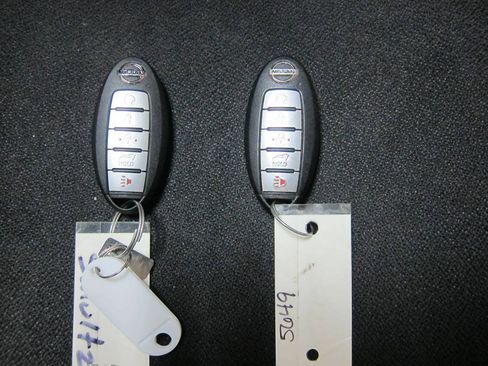 Used 2019 Nissan Rogue SV AWD/4WD image 16