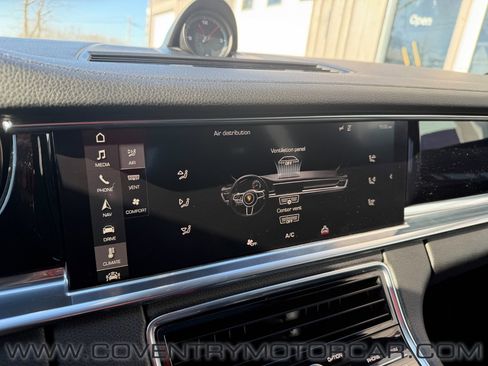 Used 2017 Porsche Panamera 4 image 30