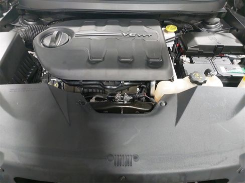 Used 2021 Jeep Cherokee Limited image 75