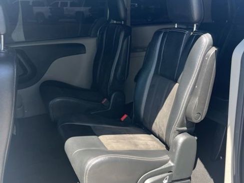 Used 2019 Dodge Grand Caravan SXT FWD image 36