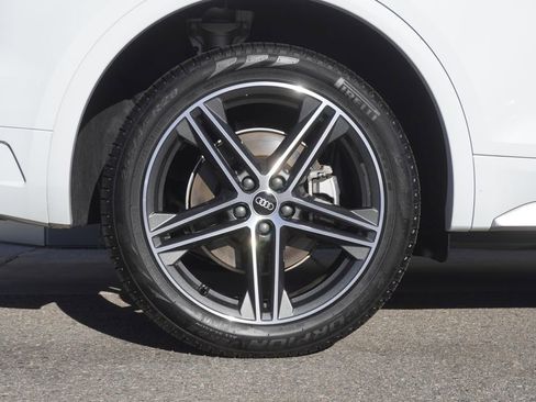 Used 2023 Audi Q5 e Premium w/ Convenience Package image 32