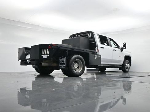 Used 2024 Chevrolet Silverado 3500 W/T image 29