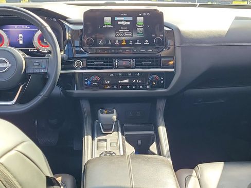 Used 2023 Nissan Pathfinder Platinum AWD/4WD image 17