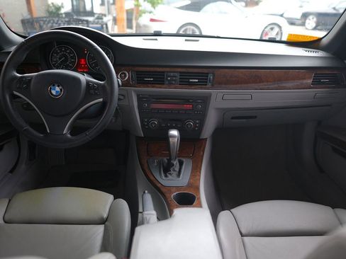 Used 2007 BMW 328i Convertible image 17