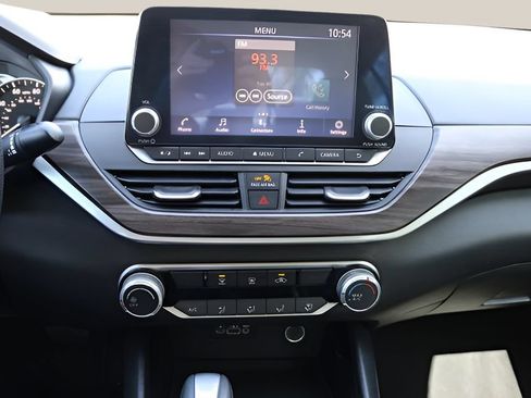 Used 2024 Nissan Altima 2.5 SV FWD image 20