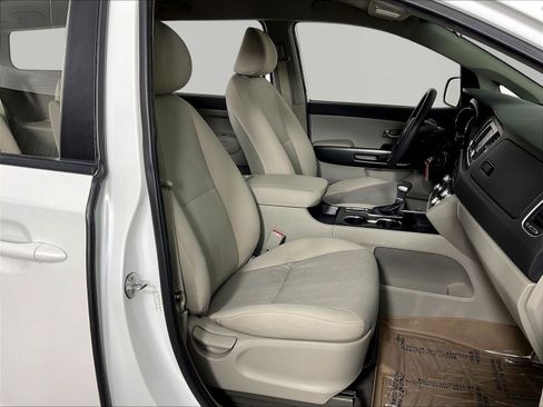 Used 2020 Kia Sedona L FWD image 29