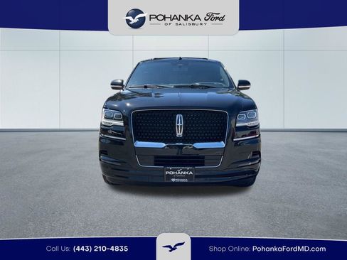 Used 2024 Lincoln Navigator L Reserve AWD/4WD image 3