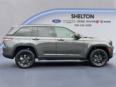 New 2025 Jeep Grand Cherokee image 6