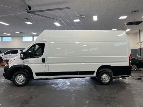 Used 2024 RAM ProMaster 3500 w/ Delivery Van Package image 9
