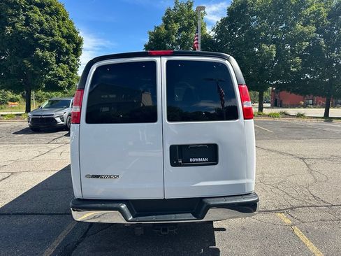 Used 2020 Chevrolet Express 3500 LT w/ LT Preferred Equipment Group RWD image 5