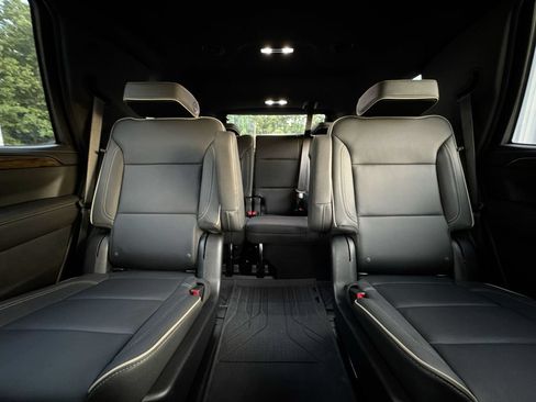 Used 2023 Chevrolet Tahoe Premier AWD/4WD image 34