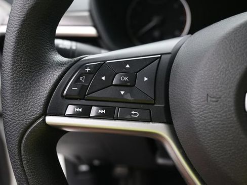 Used 2025 Nissan Altima 2.5 SV FWD image 25