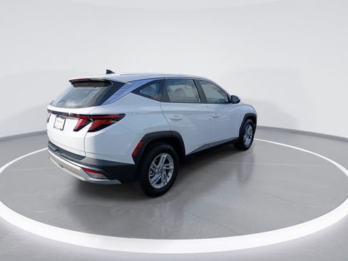 Used 2025 Hyundai Tucson SE image 8