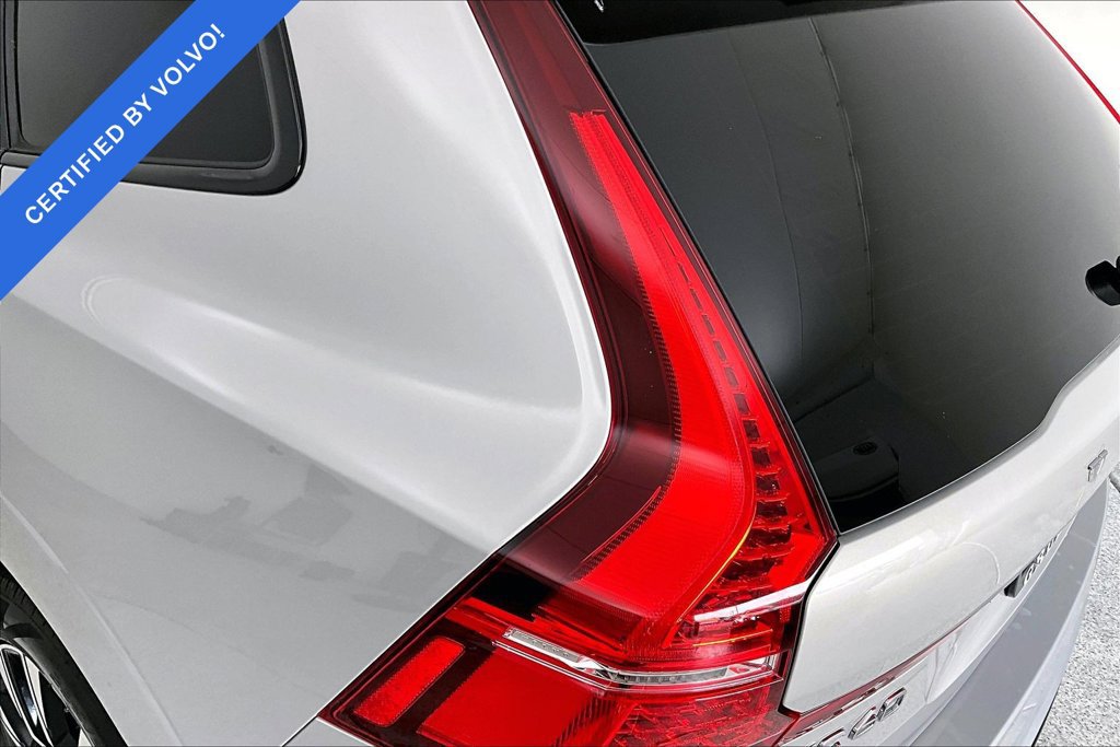 Used 2025 Volvo XC60 B5 Plus AWD/4WD image 40