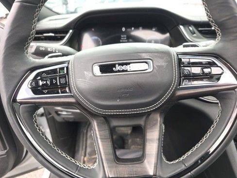 Used 2025 Jeep Grand Cherokee L Overland w/ Advanced Protech Group III image 7