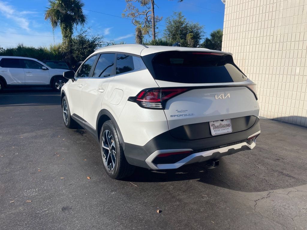 Used 2024 Kia Sportage EX AWD/4WD image 3
