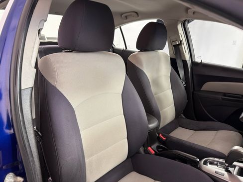 Used 2013 Chevrolet Cruze LS FWD image 21