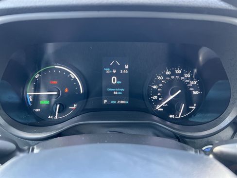 Used 2022 Toyota Sienna XLE image 17