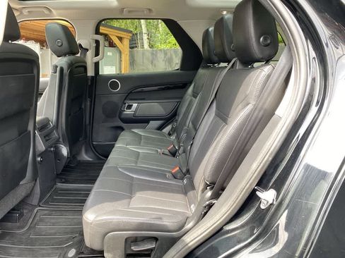 Used 2019 Land Rover Discovery SE AWD/4WD image 17