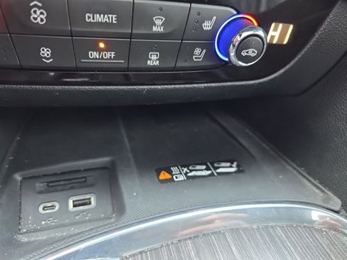 Used 2024 Buick Enclave Avenir w/ Avenir Technology Package image 28