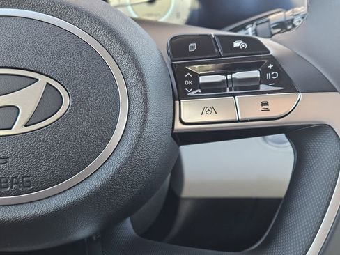 New 2025 Hyundai Elantra Limited FWD image 30