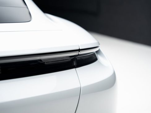 Used 2021 Porsche Taycan Turbo w/ Premium Package image 28