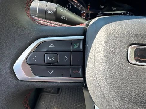 Used 2025 Jeep Compass Trailhawk AWD/4WD image 26