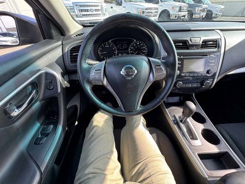 Used 2015 Nissan Altima 2.5 SV image 30