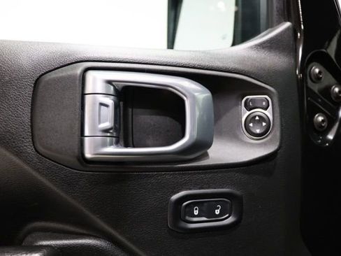 Used 2022 Jeep Wrangler Unlimited Sport image 19