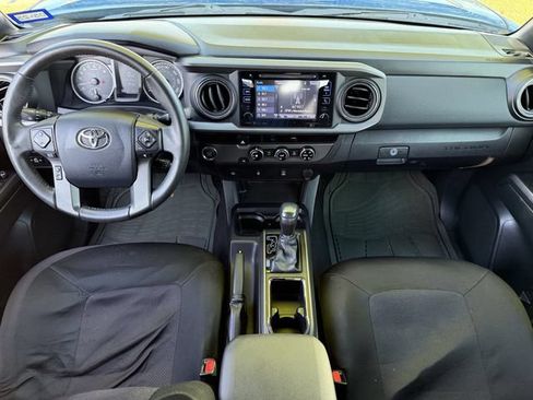 Used 2017 Toyota Tacoma TRD Sport w/ Tow Package RWD image 10